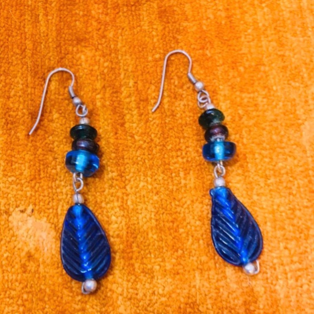 💙’ 90s Vintage Blue Beaded Boho Dangle Earrings 💙